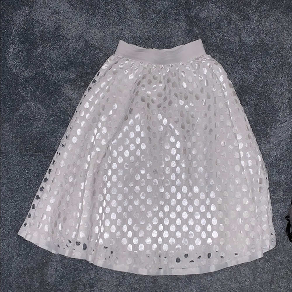 White high waisted skirt